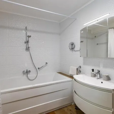 Gigi By Guide Willa *